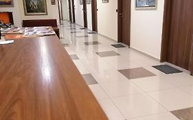 Хотел Лаго Пещера